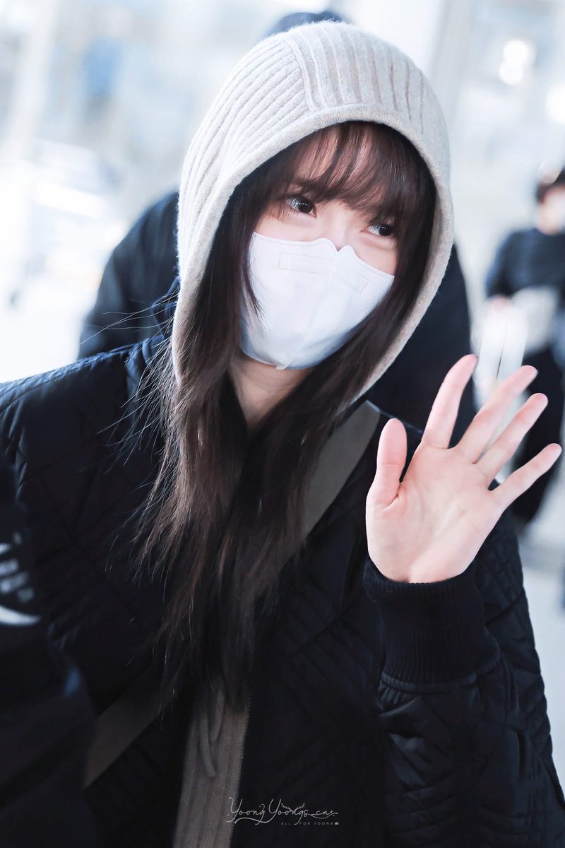 yoonyul_4ever's tweet photo. There is something special about the way YoonA brings comfort without saying a word. https://t.co/hzond0ugnS