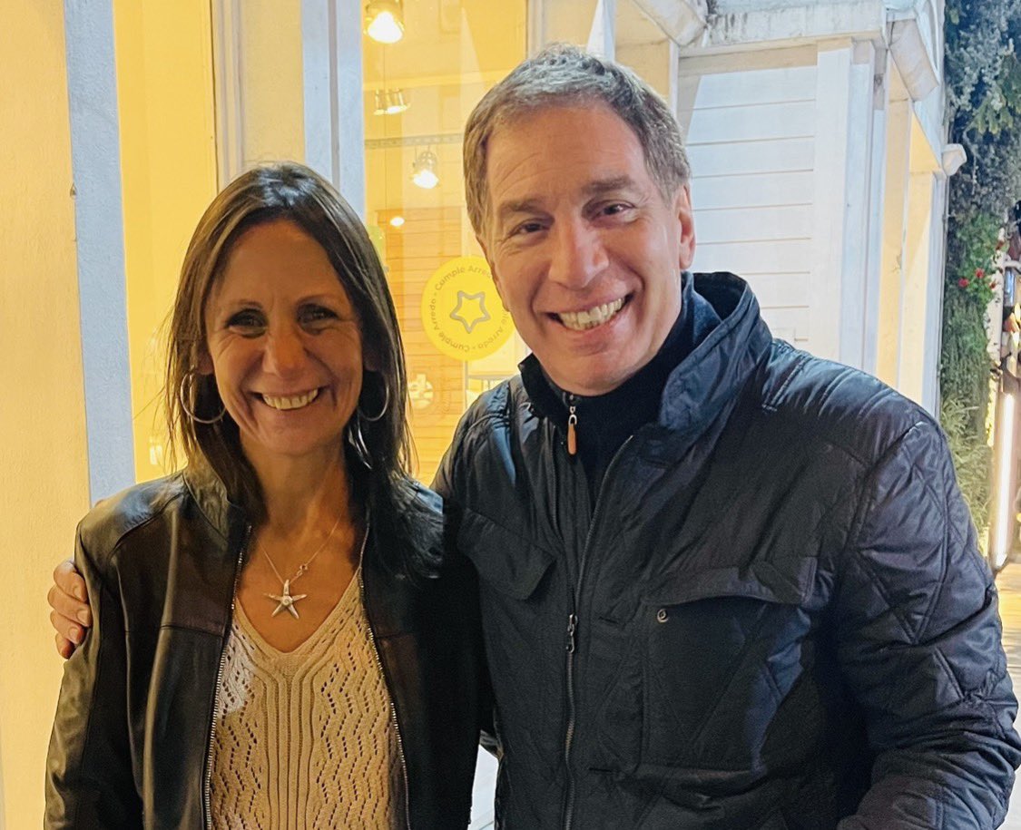 clarisaarmando's tweet photo. Felicitaciones querido @diegosantilli por este nuevo desafío. Tu compromiso, experiencia y dedicación reflejan que las grandes transformaciones se construyen con equipos, convicciones y trabajo. Te deseo muchos éxitos en esta nueva etapa. 🇦🇷 https://t.co/zdaV4YVDq6