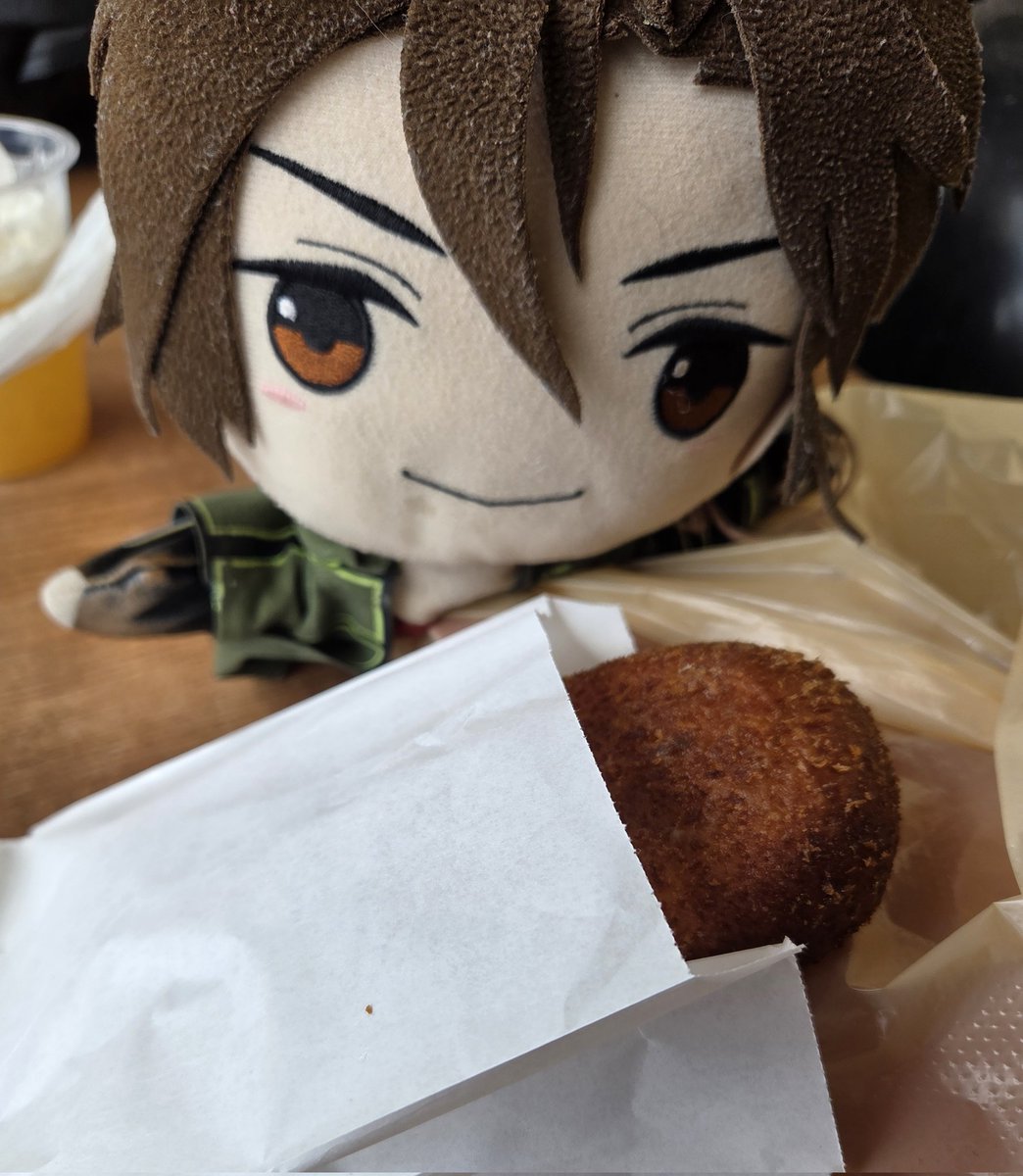 oteginuidayo's tweet photo. すぺしゃるなかれーぱん https://t.co/ljNJg1QcLn