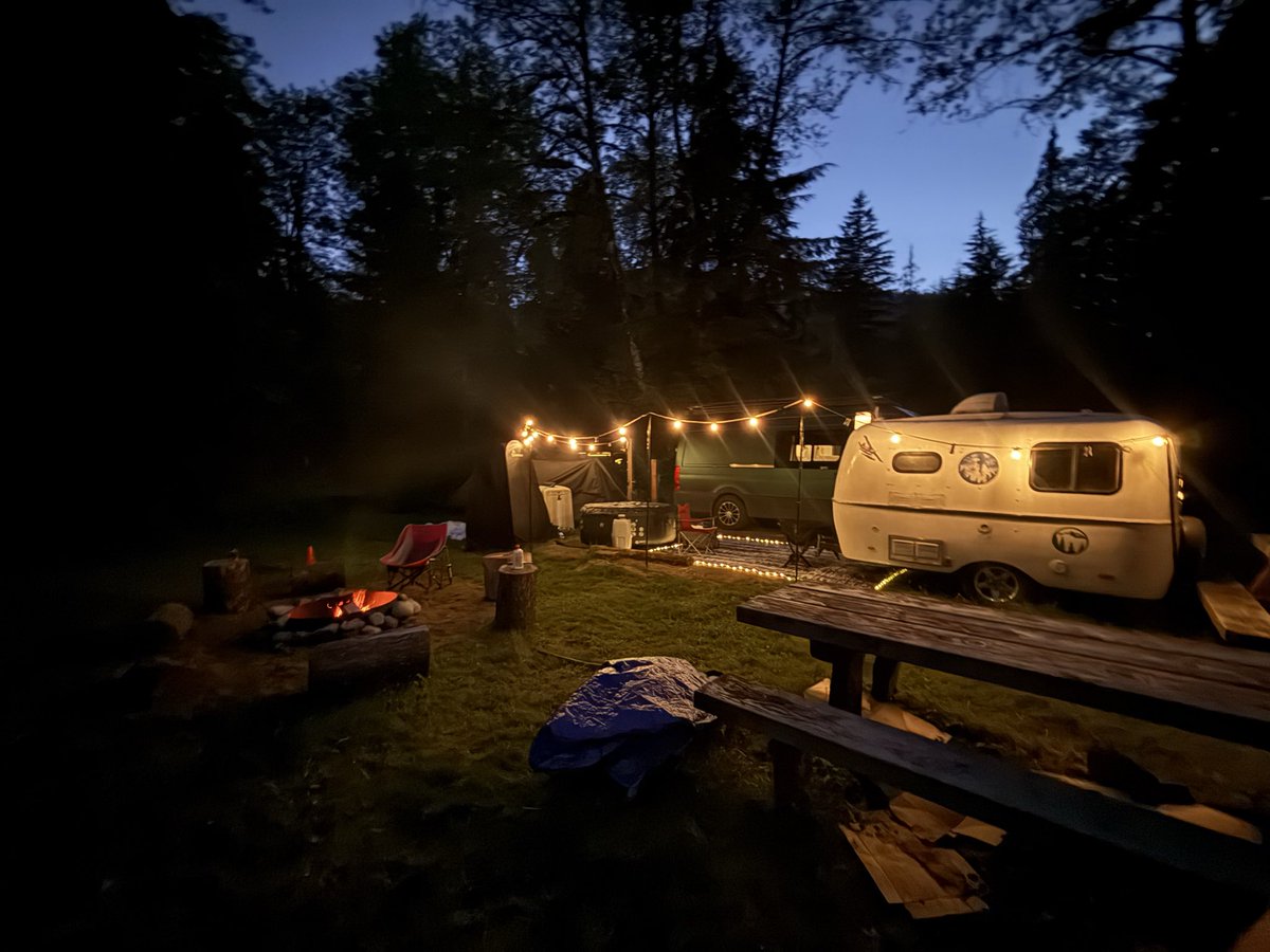 smfarley1981's tweet photo. @shawzsav Want to come to Washington in a beautiful national forest instead? https://t.co/ZK4SP3BCWv