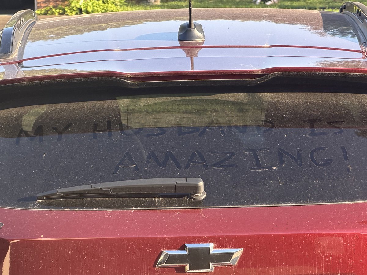 JD25638982's tweet photo. My wife writes weird stuff on the back of her car https://t.co/fCVAiGcZH1