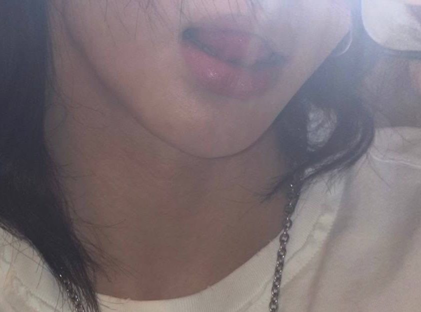 zuzuforhyune's tweet photo. i could write a whole 10k word essay about how pretty hyunjin’s lips are https://t.co/MxW189i5RJ