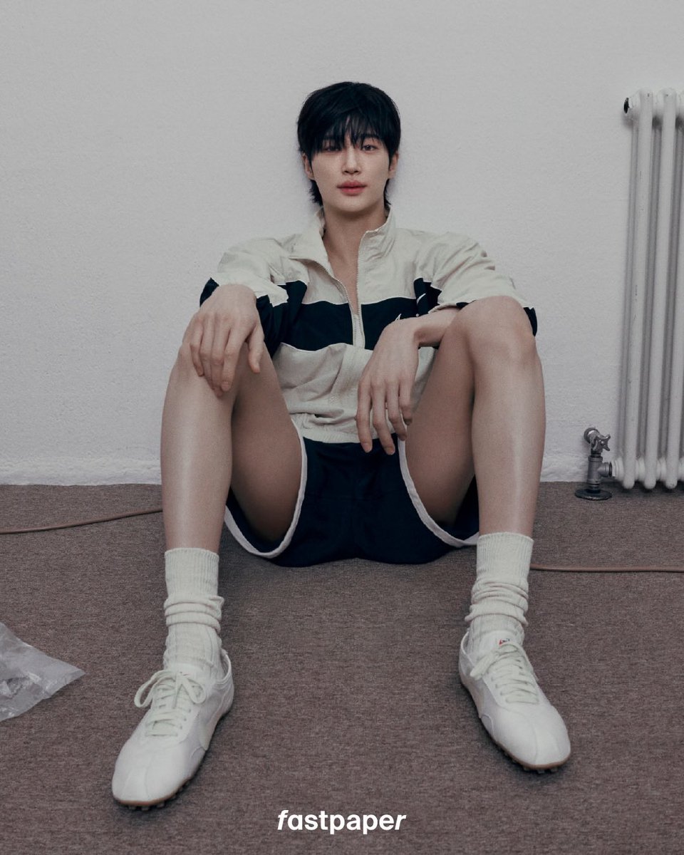 byeonwoonist's tweet photo. IS THIS MAN EVEN AWARE OF WHAT TF HE'S DOING RN?!??!?!? https://t.co/Vnj6Tz4ZOV