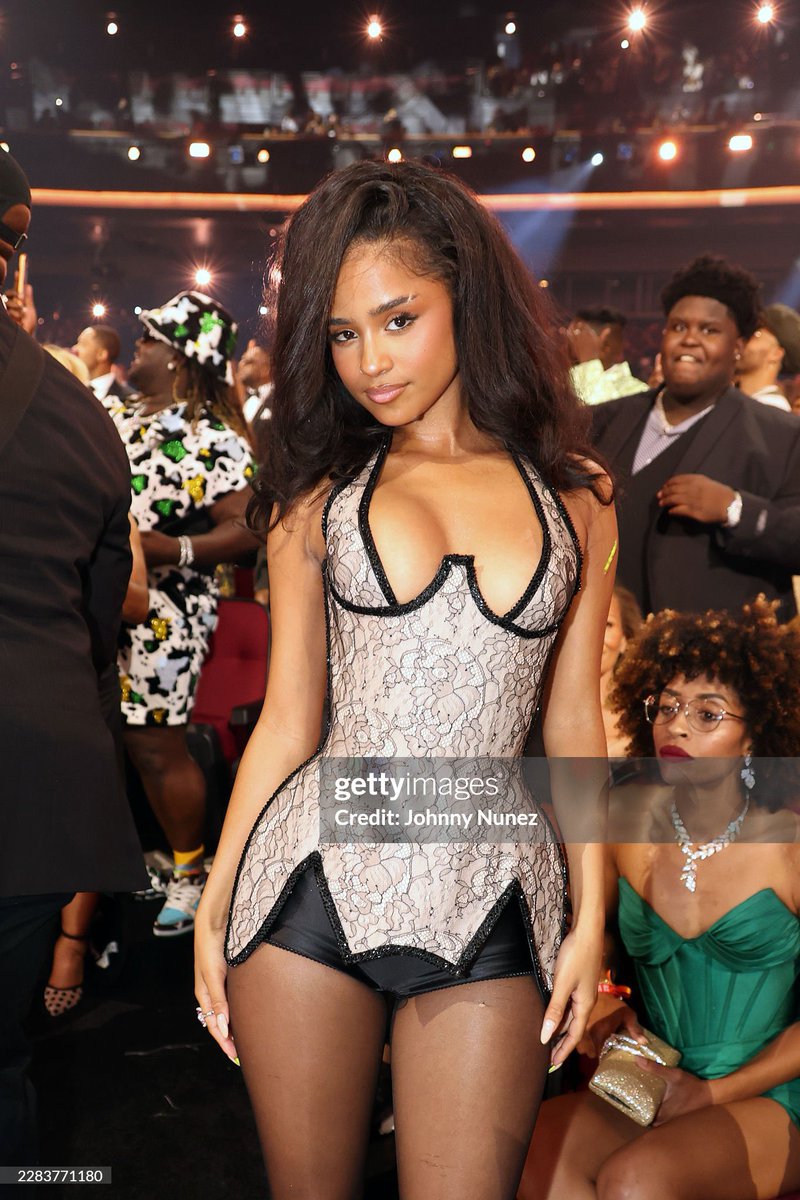 nitigrande's tweet photo. Tyla defines beauty at the #BETAwards 🤍 https://t.co/NW6xmzTB6k