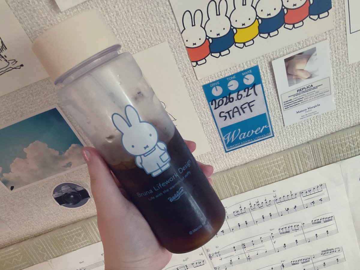 86_picma_sub's tweet photo. 先週のライブにまめちゃんが遊びに来てくれた😭😭
私の大大古参、ずっと応援してくれて、大阪から遊びに来てくれたの本当に嬉しかった…。また聴いてもらえるようまた音楽していくね😭
𝐒𝐔𝐏𝐄𝐑 𝐜𝐮𝐭𝐞なお土産とプレゼントもいただいた🥹🥹きゃわいすぎるよ~コーヒーも美味しかった！☕️ https://t.co/AQJSFPRIQh