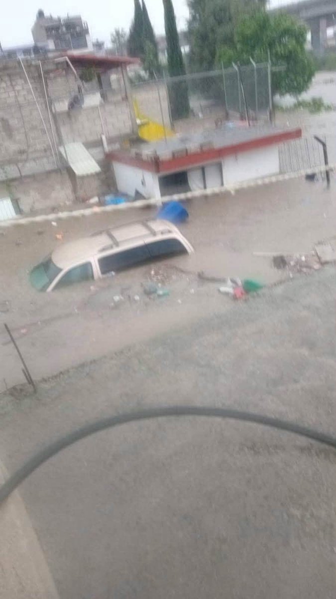 rokorcholis's tweet photo. Así en la colonia México 83 #Puebla https://t.co/wcW3C5Ocbq