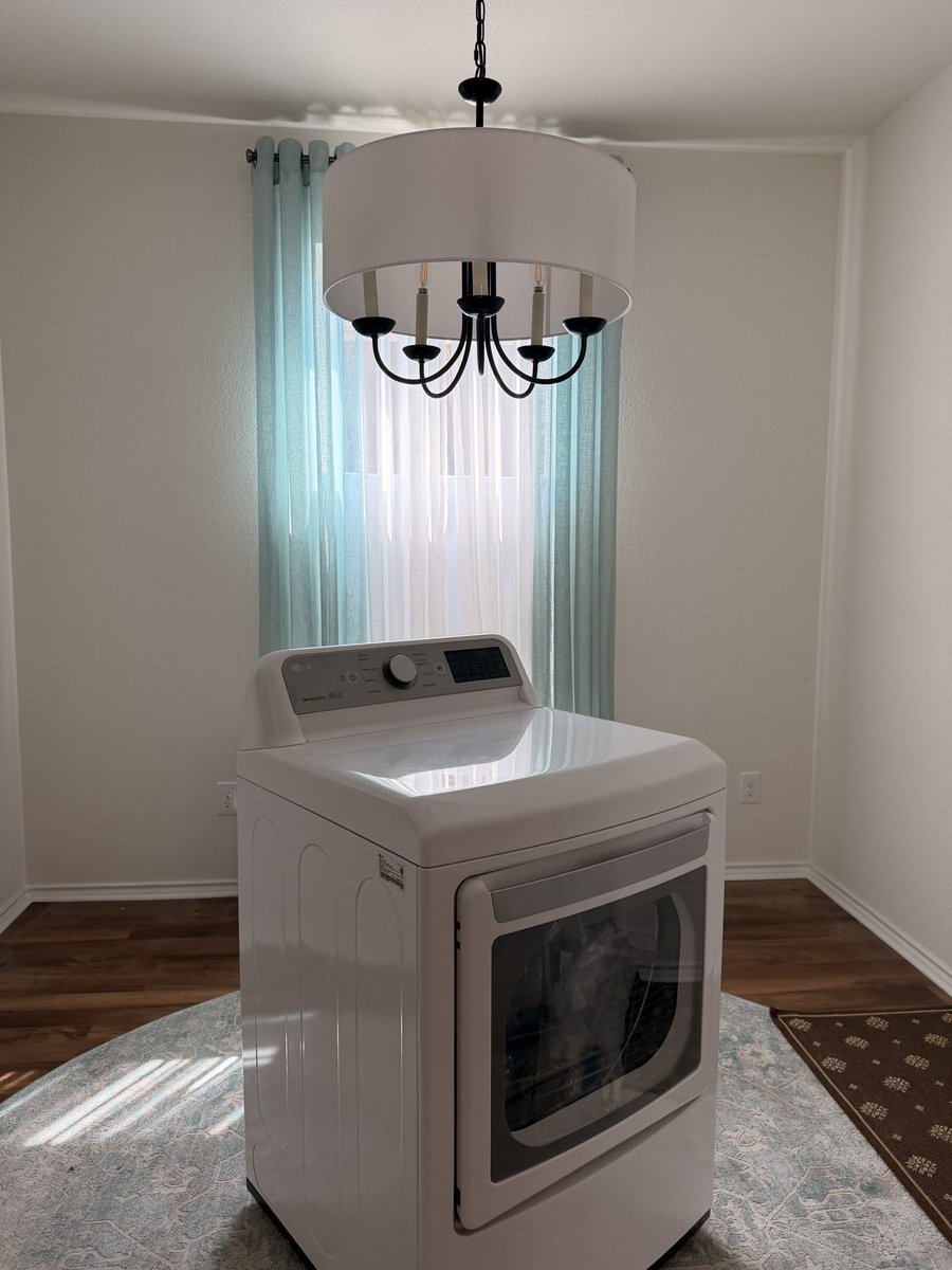 4F7942's tweet photo. Dryer in da dinning room fo today https://t.co/iHmT2Cx97j