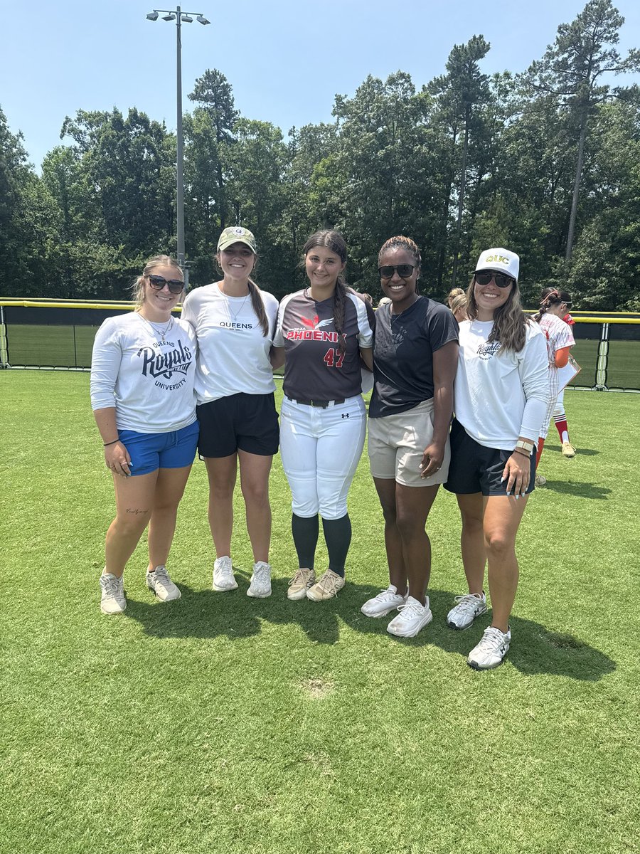 Phumphries47's tweet photo. Thank you so much to all the coaches who came out to the @StarzGoldEvents camp! I learned a lot and enjoyed getting to talk to the coaches! 
@ruthiewill17 
@AllenWoodTow 
@RoyalsSball 
@lynchburg_sb 
@UNCWsoftball 
@UNCGSoftball https://t.co/MrLSHpuLKU