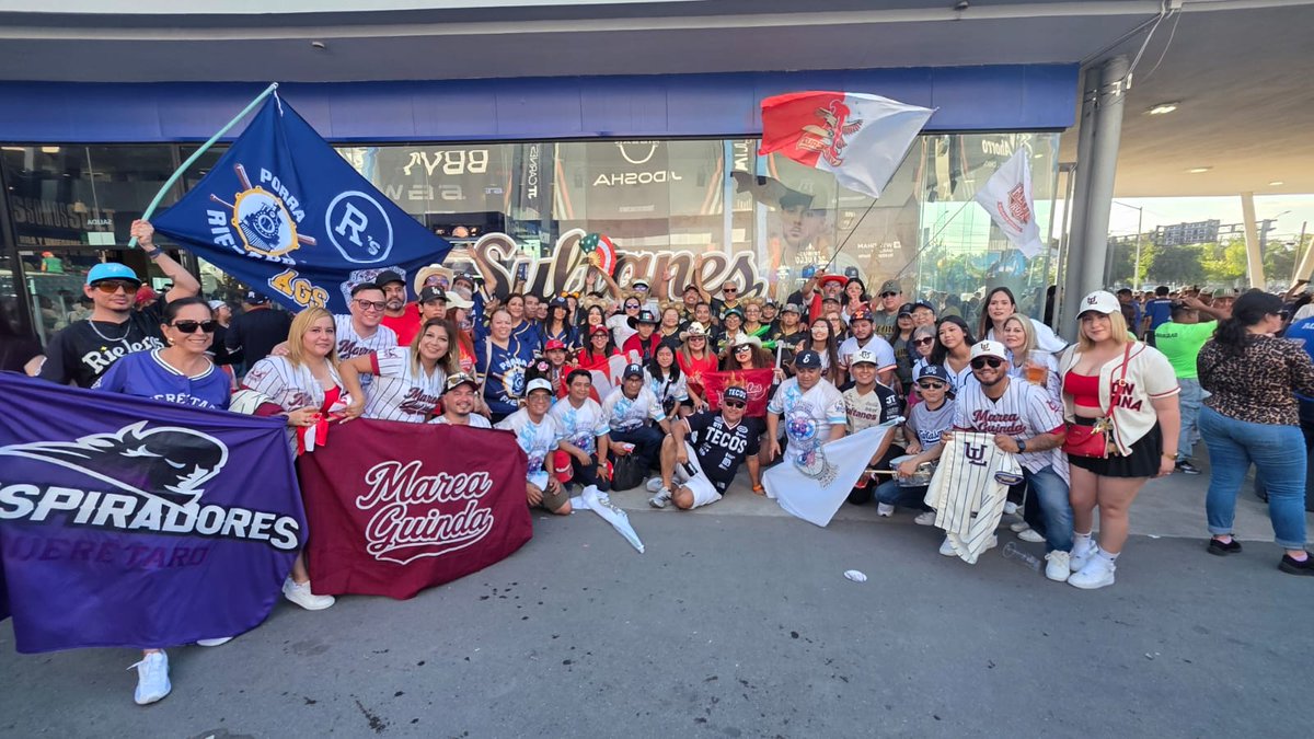 juanitoporaqui's tweet photo. Estimado @Alfonsolanzagor aquí disfrutando el #JuegodeEstrellasLMB EN @ImagenTVMex #LaCasaDelBeisbol un saludo fuerte a todo el colectivo Porras Unidas. Donde participan las diferentes agrupaciones de los 20 equipos de LMB, varios reportando presencia hoy en el Walmart Park https://t.co/eVHaMazPmu