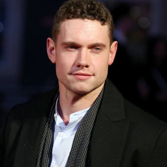 Fraternidadened's tweet photo. Será que Tom Brittany pode ser o Batman do DCU ?? https://t.co/fzhS8NXpLD