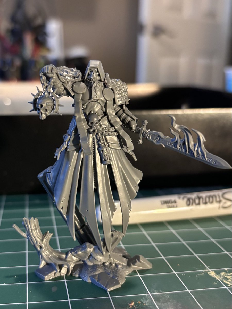 VileCamm's tweet photo. This’ll be my first BIG project, I’ve been working on assembling this guy slowly over the last month and still have to build the base

This is my take on the Primarch of the Legion of The Damned 

#warhammer #warhammer40k #warhammercommunity #paintingwarhammer #legionofthedamned https://t.co/AxBLICbP5M