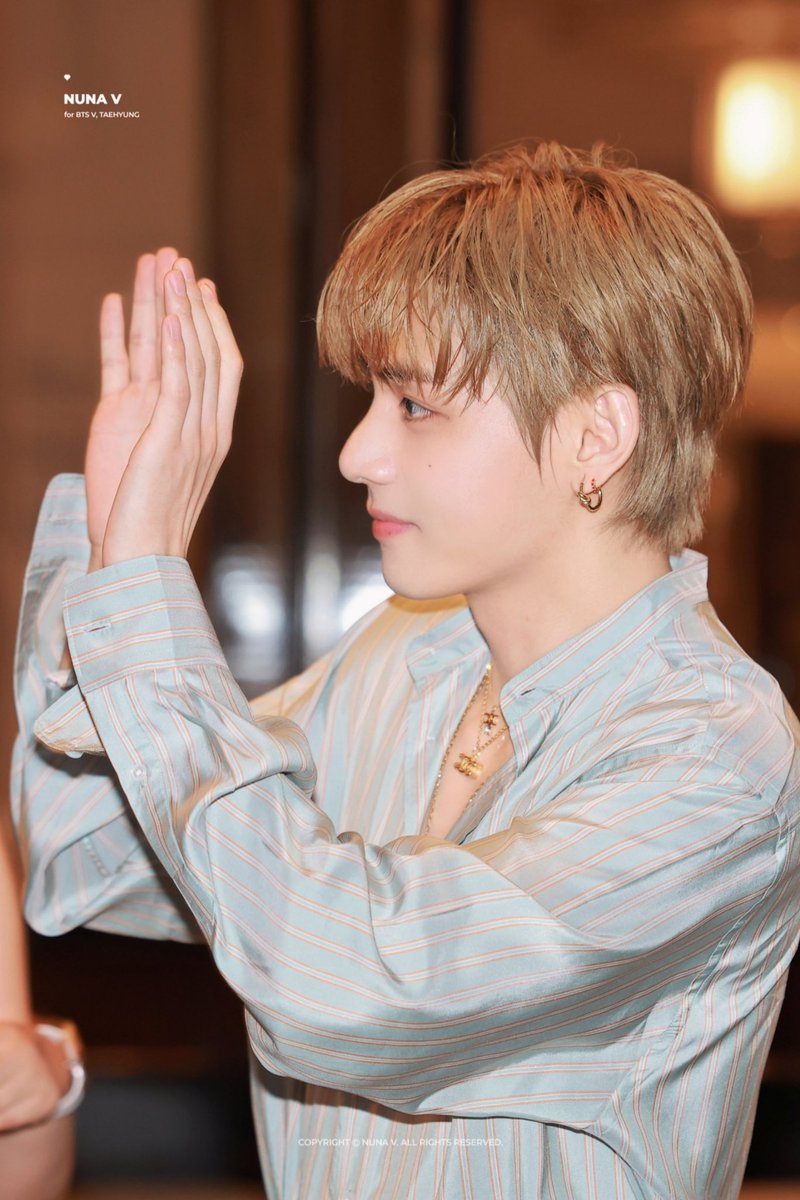 bbbbbbbcr7's tweet photo. เปลี่ยนมาใช้แท็กกับคีเวิดนี้นะคะ เหลือเวลาเก็บยอดอีกไม่กี่ชั่วโมง รอบนี้ขอ 10 ล้านได้บ่ 

V FOR CELINE 
TAEHYUNG TAEHYUNG

#TAEHYUNGxCELINE 
#VxCELINE #CelineSS27 https://t.co/aKnKmTx34h