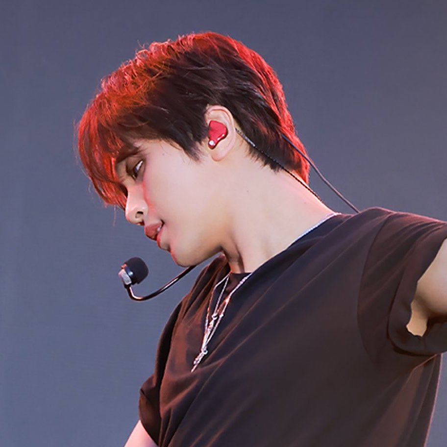 myhaelodys's tweet photo. his eyes.. i’m feeling dizzy https://t.co/LeVDpsCCvg