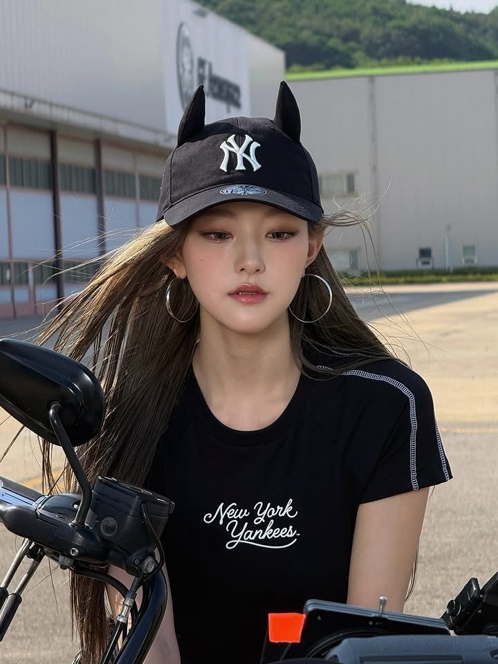 wonhaneui's tweet photo. Told myself I was going for a chill ride, then spent half the time fixing my cap, pretending the wind wasn't fighting me, and somehow still managed to make the bike wait longer than I did. Priorities? Maybe a little questionable, but the vibes were worth it. https://t.co/FMnw5J9vp9