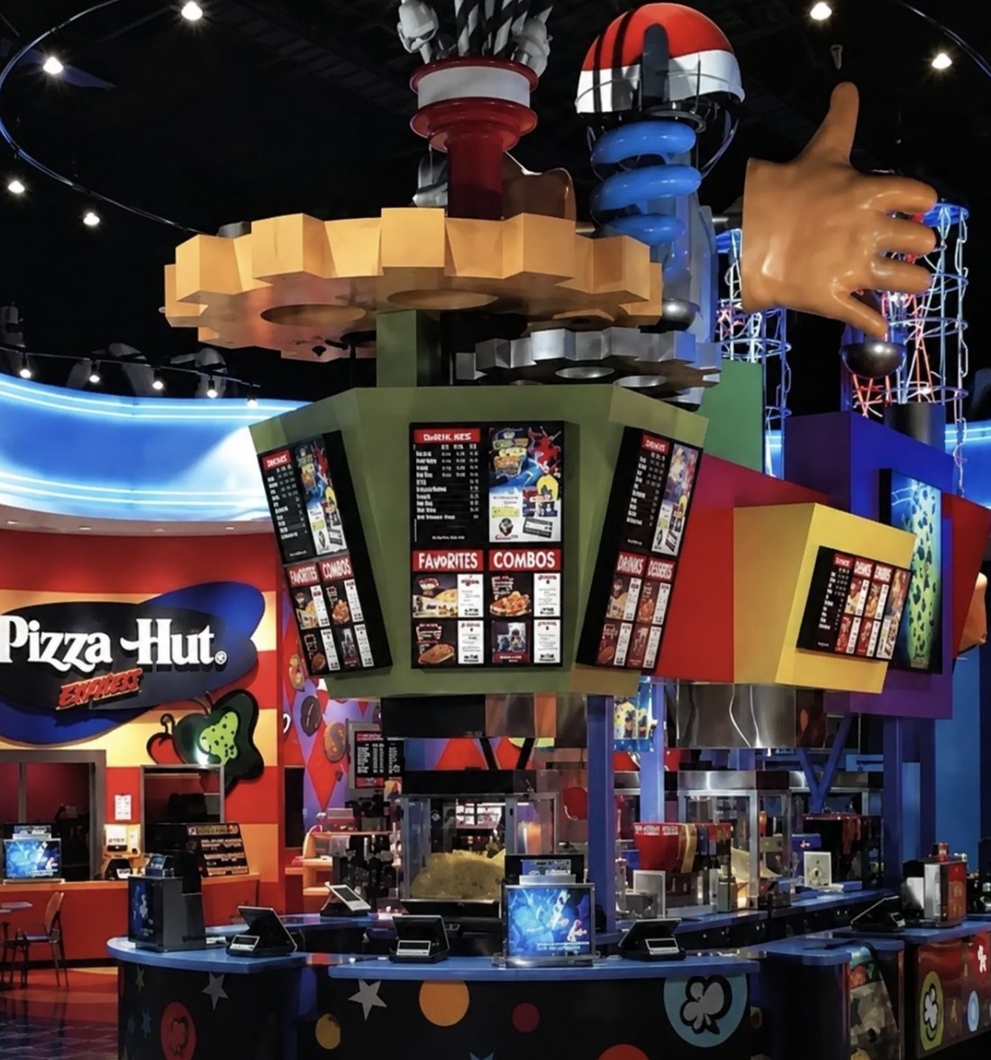 MensHumor's tweet photo. This is a movie theater in the '90s.

We had arcade games, Pizza Hut, movie posters, sticky floors, and not a single person staring at a phone.

We had it all and didn't even realize it. https://t.co/KS1VVZxQjO