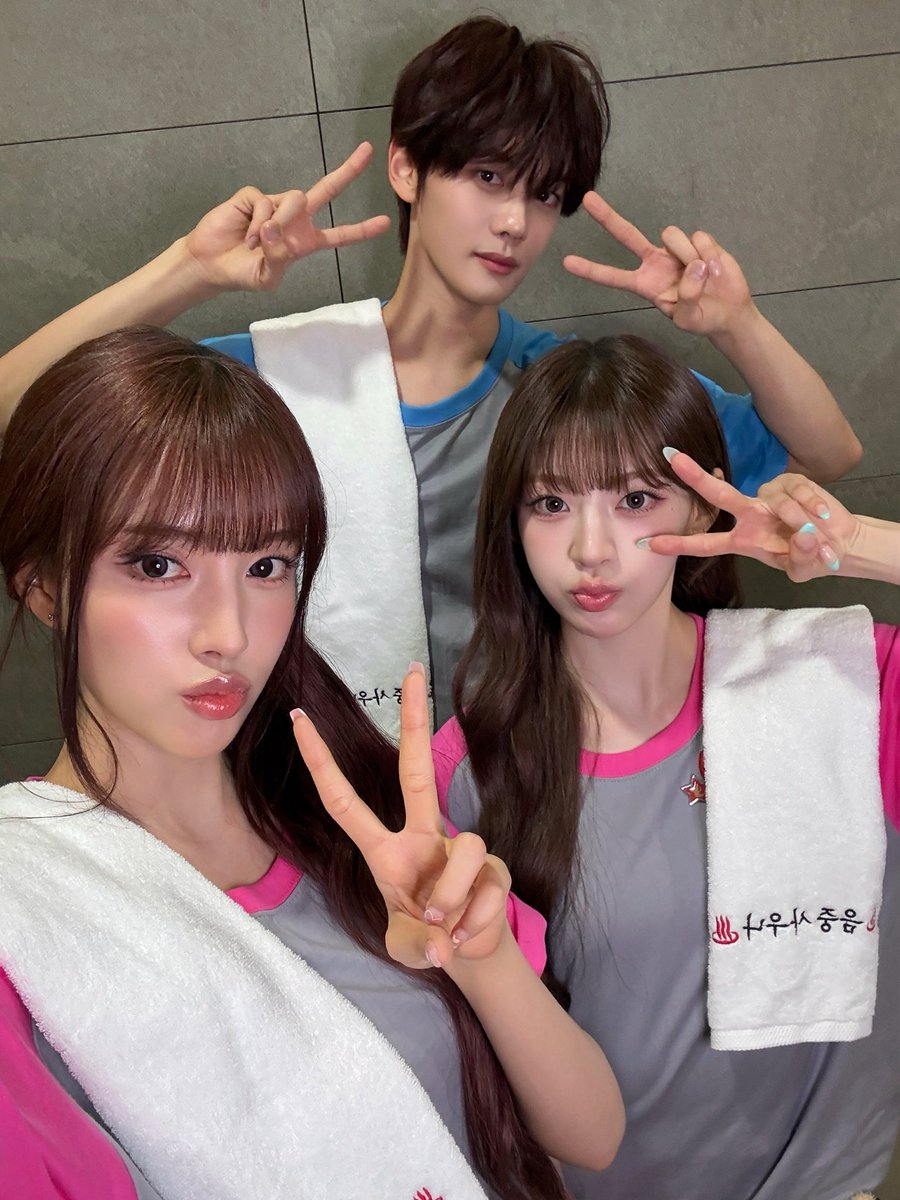 MBCMusicCore's tweet photo. 음중 사우나 가서 달걀이랑 식혜로 고민할 시간에
규빈 세은 윤이 사진 한 번 더 보기💗

#김규빈 #KIMGYUVIN #AND2BLE
#세은 #Seeun #윤 #Yoon #STAYC https://t.co/Es3yqHC6qW