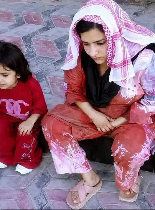 asak_idrees's tweet photo. A picture that speaks of unimaginable pain - where words fall short. #Quetta 
@PakSarfrazbugti 
@AzazSyed 
@sakhtarmengal 
@Senator_Baloch https://t.co/MUTOz0nhv5