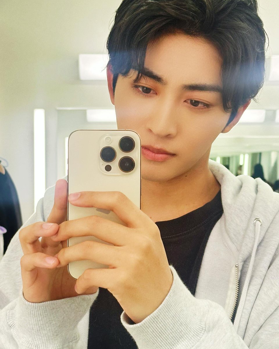 우쥬인 tweet media