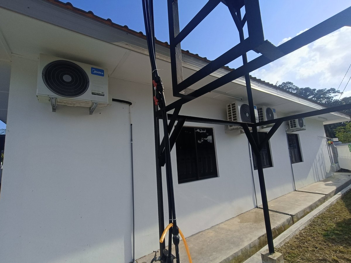 JamesCrypto87's tweet photo. Here I am with my wife at our local KK (Klinik Kesihatan or  'Health Clinic') in Malaysia — freshly renovated and guess how many air-cons they installed?

17!! ❄️🧊🥶 

Sorry Europeans, while you're melting in your #heatwave... we're chilling like it's Arctic summer 😂

Malaysian government clinics stepping up the comfort game for pregnant mummies and families!

#KKMalaysia #PregnancyJourney #MalaysiaLife