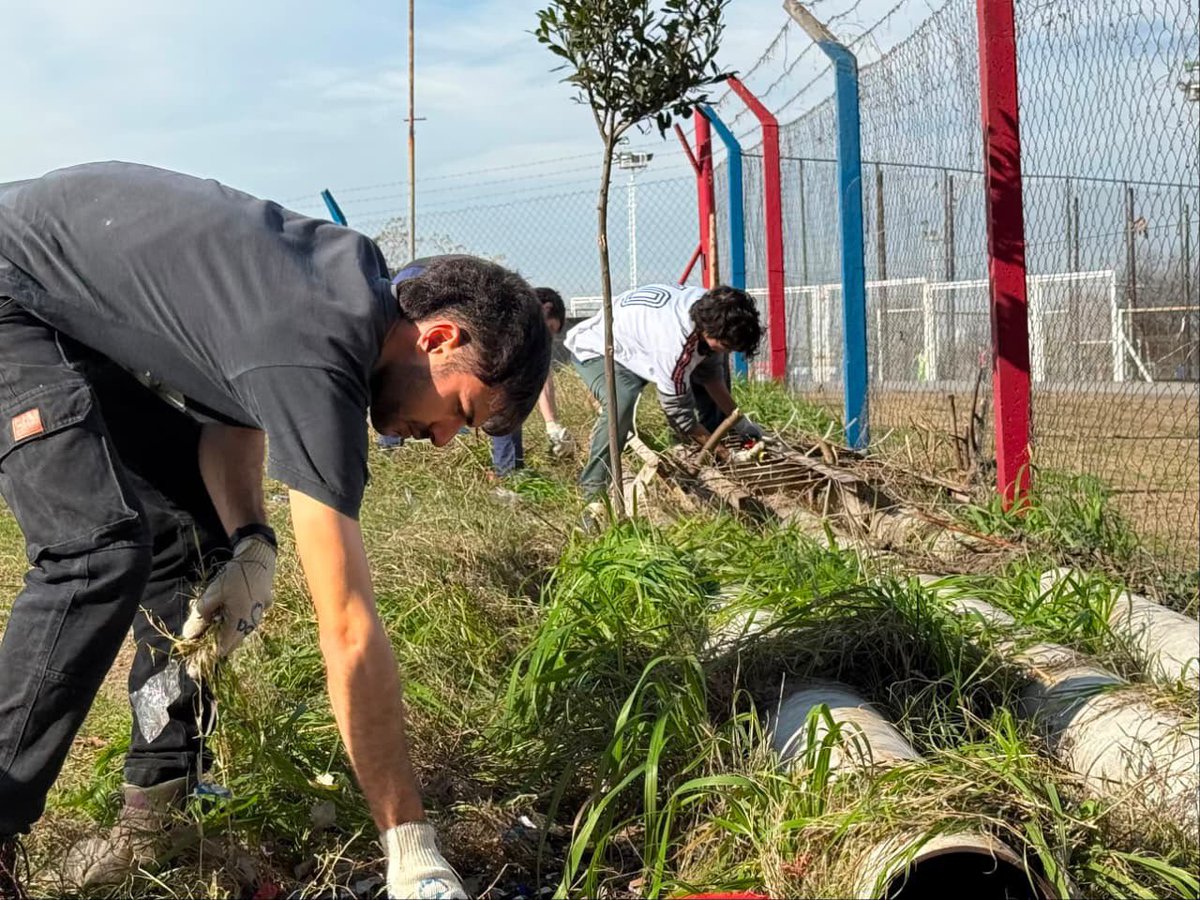 pedro_criscolo's tweet photo. NUEVA JORNADA DE TRABAJO EN CIUDAD DEPORTIVA

Gracias a todos los socios que se acercaron voluntariamente a participar de la jornada. Necesitamos de todos para dar vuelta tantos años de desidia. https://t.co/OwX1YppmGd