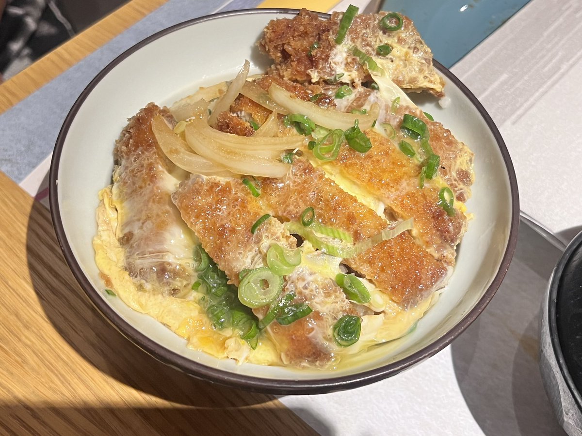 Lucy_Mitc1hell's tweet photo. 朝から日本料理って、どうかな？🤣 https://t.co/lPflqQi6Mn