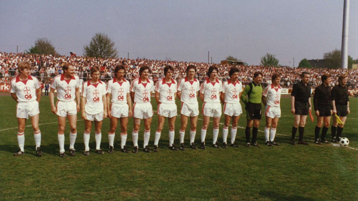 LeverkusenPics's tweet photo. #122JahreSVB https://t.co/W2vzLtahuj