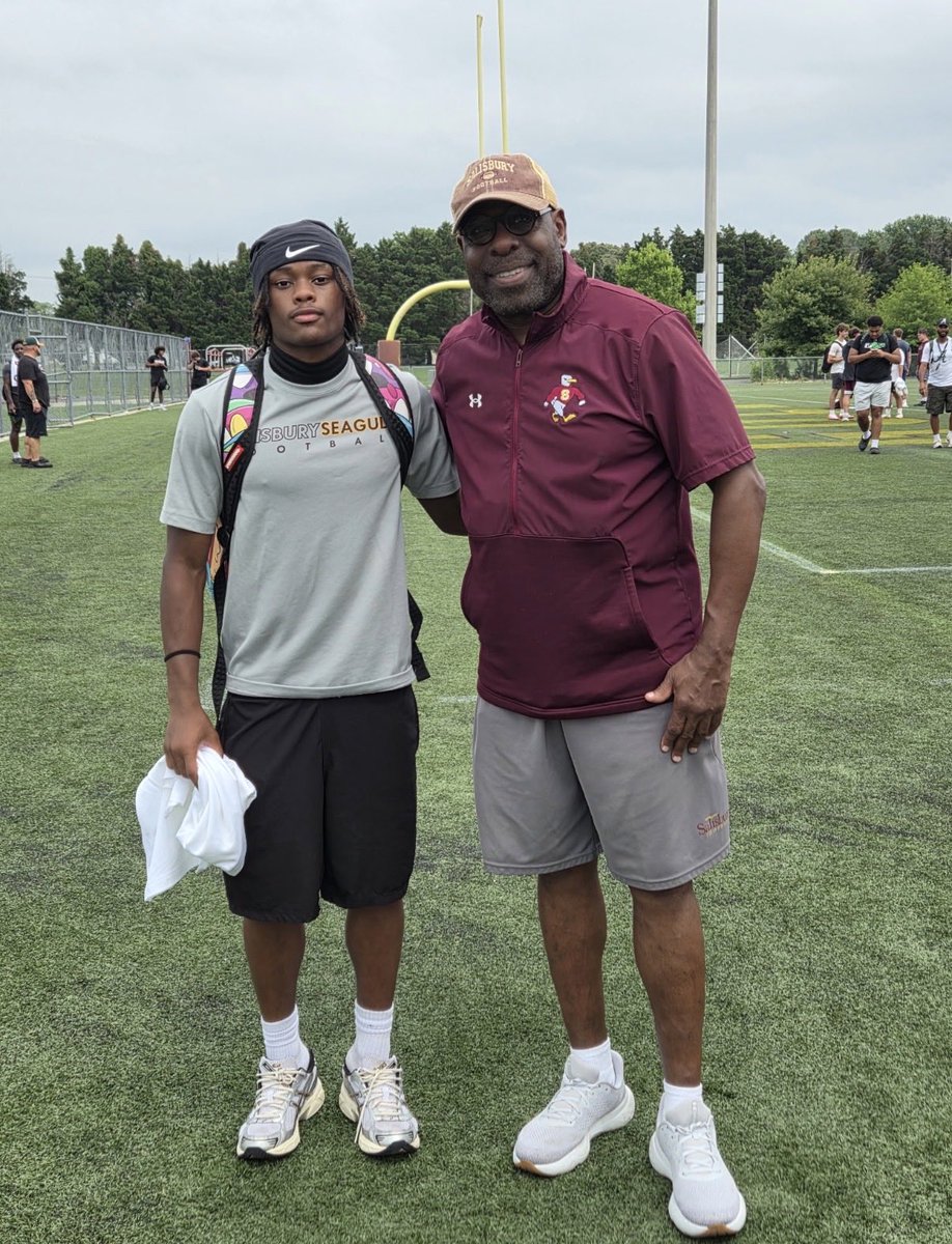 KoenCrittendon's tweet photo. Great being back at @SeaGullFootball today for camp!  Outstanding work and reps. Thank you again @slwood4 and all the coaches. A big thanks to Coach Colliton for the WR instruction!

@CoachDisbennett @Coach_White  @HFC_bwells11
@dallascap56 https://t.co/XUle75cjmd