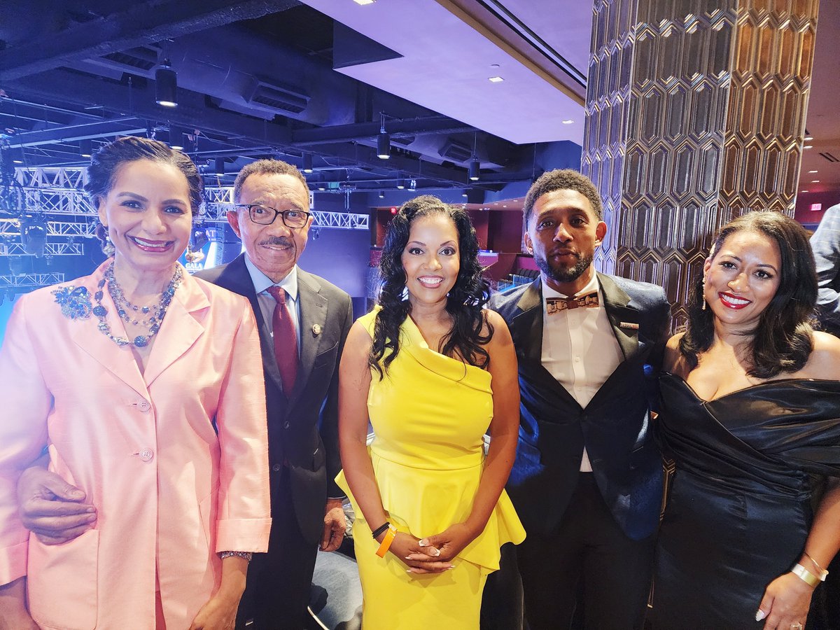 Mfume4Congress's tweet photo. It was great to come together with Democrats from across Maryland for the 2026 Fight Back &amp; Win Gala. Together, we will fight back and win in November! #mddems #VoteBlue https://t.co/J5yFNzS1Mu