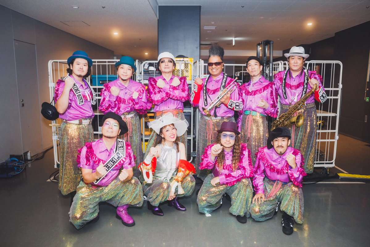 tomoyastone's tweet photo. 今年もまた堂本剛率いる.ENDRECHERI.
"NEW CHAPTER LIVE TOUR 2026"
に素晴らしいメンバーと共に参加させていただきました

堂本剛という素晴らしいアーティスト
日本屈指の剛腕メンバーと共に全10公演、駆け抜けることができました

またツアーを支えてくれたスタッフにも最大級の感謝を

ありがとう https://t.co/RisuJfOIDh