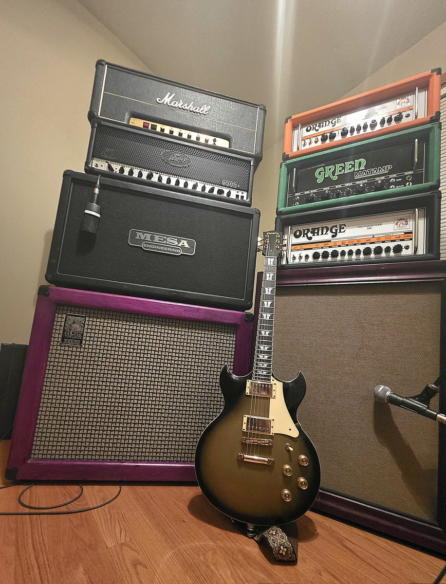 IommiWatts's tweet photo. Up to no good with @doesitdoom
#iommiwatts
#doommetal
#guitargear
#doesitdoom https://t.co/lgoQE0oxWr