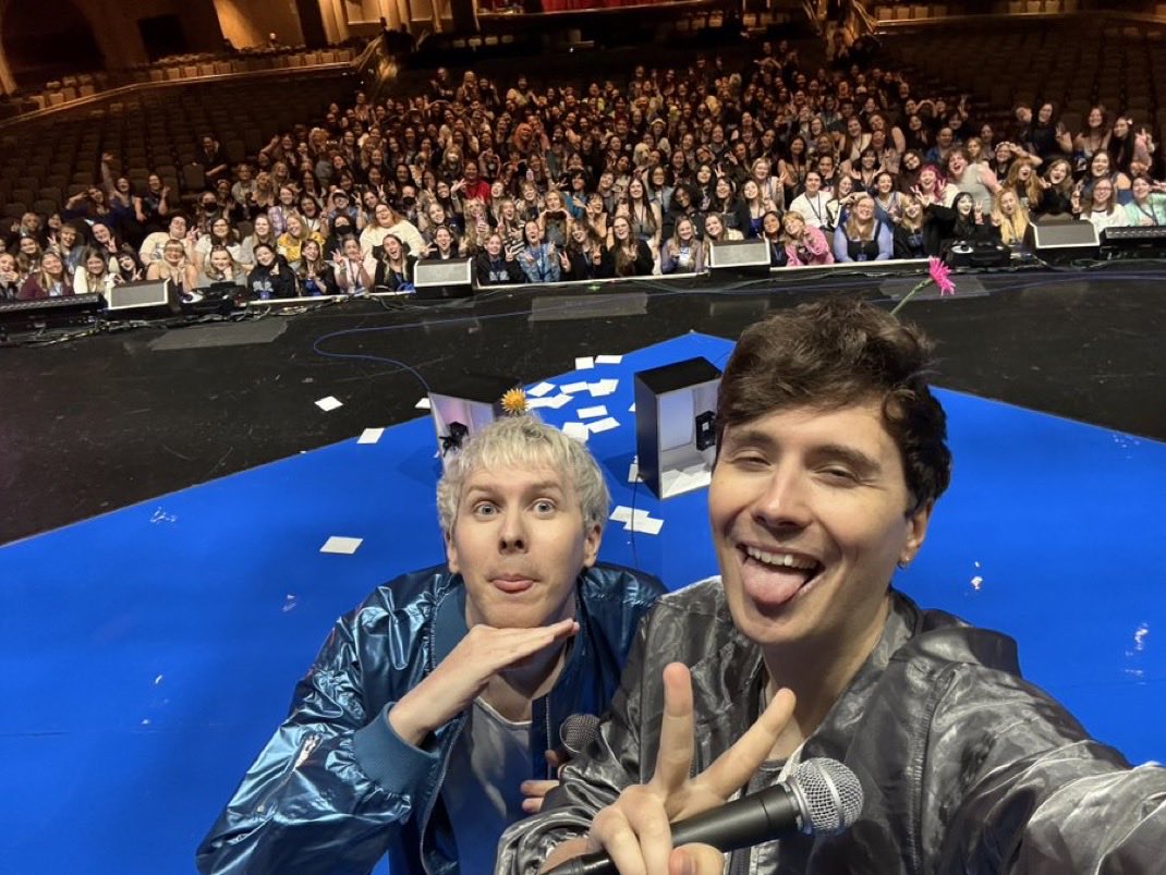 holyhowelI's tweet photo. @manchestrlester is planning on bringing sprout hair clips to orlando preshow again to give out so everyone lock tf in. tit was so successful https://t.co/0phFswtsfa
