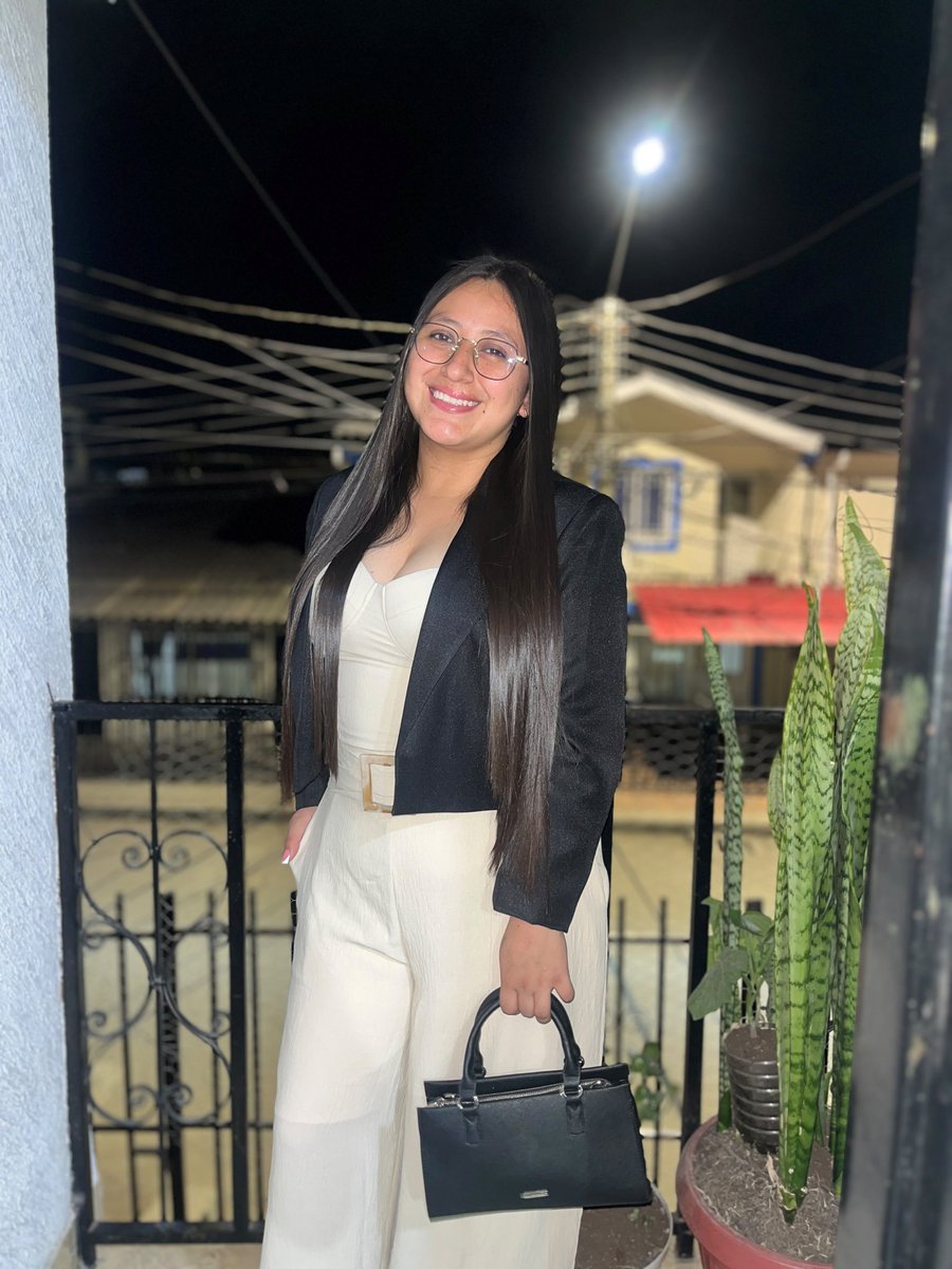 TMelenje's tweet photo. Díganme Licenciada jajaja 😂 https://t.co/6oBfjLCgd4