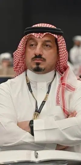 bahr1400's tweet photo. أقولها وأنا أتحمل كامل المسؤولية عن كلامي: لا يوجد إلا قِلة قليلة جداً ممن يستحقون فعلاً أن نطلق عليهم لقب إعلامي شبابي

للأسف الشديد مرئيات الإعلام المحسوب على نادينا أصبحت غريبة ومحزنة؛ لم يعد همّهم الأول والأخير مصلحة الليث بل وصل الحال بالبعض اليوم إلى تقديم عبارات الشكر والثناء للمستقيل من الاتحاد السعودي ياسر المسحل في وقت يدرك فيه الصغير قبل الكبير حجم الظلم والتهميش الذي عانى منه نادينا طوال الفترات الماضية من غياب الدعم العادل، وضبابية ملف الخصخصة والقرارات المجحفة بحق الكيان.
حينما تتحول "العلاقات العامة" والمجاملات على حساب مصلحة النادي إلى منهج تسقط صفة الإعلامي الحر.
الحقيقة الثابتة التي يجب أن يعيها الجميع:
إعلام الشباب الحقيقي ليس ببطاقة صحفية أو بظهور تلفزيوني باهت.. إعلام الشباب هو جمهوره ومدرجه الواعي هو ذلك المشجع البسيط الذي يدافع عن الشعار بقلبه وقلمه دون مصلحة أو رياء. أنتم صوت الحق الحارس لهذا الكيان ومن لا يملك شجاعة الدفاع عن حقوق الشباب فلا يمثل إلا نفسه.

ختاماً
مبروك خروج ياسر المسحل وعقبال البقية.. وعقبال ما تنظف المنظومة الرياضية بالكامل من كل من تسبب في تهميش نادينا أو عرقلة مسيرته.

#الشباب