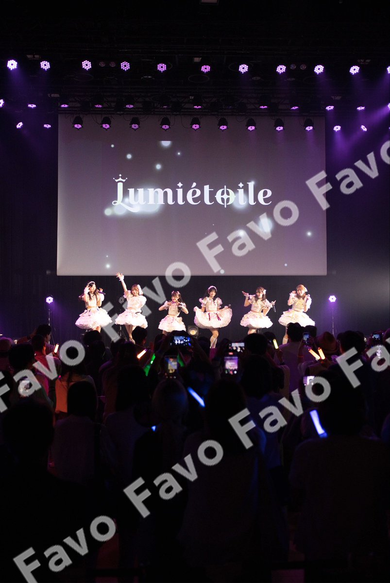 Lumieto_otoha's tweet photo. 二度と手に入らない
デビューライブの写真たちが

『Favo』さんにて販売中ですっ ✩.*˚
是非チェックしてみてね~

サイン入りもあるんだって🌟🎀 https://t.co/FI0omOnFqP