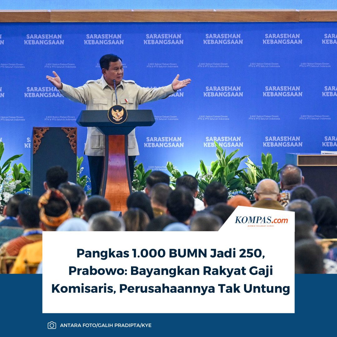 aik_arif's tweet photo. Pernyataan ini terdengar heroik, “Pangkas 1.000 BUMN jadi 250, bayangkan rakyat yang gaji komisaris, perusahaannya tak untung.”

Tapi bisa jadi ironis. Karena di era kekuasaannya, komisaris BUMN justru penuh dengan titipan politik dari timnya sendiri.

Kalau benar mau dibenahi, bagaimana caranya?

Realitanya, BUMN menghadapi hambatan besar berupa patronase politik yang sudah sangat mengakar. Studi  Transparency International (TI) Indonesia mengungkap fakta itu, kursi komisaris sering jadi tempat penampungan atau balas jasa.

Data per September 2025, dr 562 posisi komisaris di 119 BUMN. 60% di antaranya diisi oleh birokrat dan orang-orang dengan afiliasi politik langsung. Enam puluh persen. Bukan angka kecil lho.

Ini artinya, meski ada wacana memangkas jumlah BUMN dan mengganti komisaris dengan “orang rakyat”, struktur patronase politik masih sangat dominan. 

Bagaimana mungkin efisiensi tercapai kalau meritokrasi kalah dengan kedekatan?