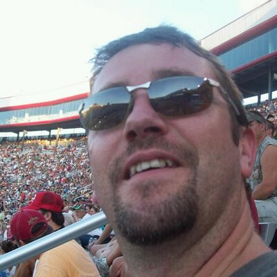 LiveWaffle's tweet photo. @zerosum24 @gomtuu359 Imagine this being the "good photo" of yourself you choose for your PP https://t.co/YgZ02eX34l