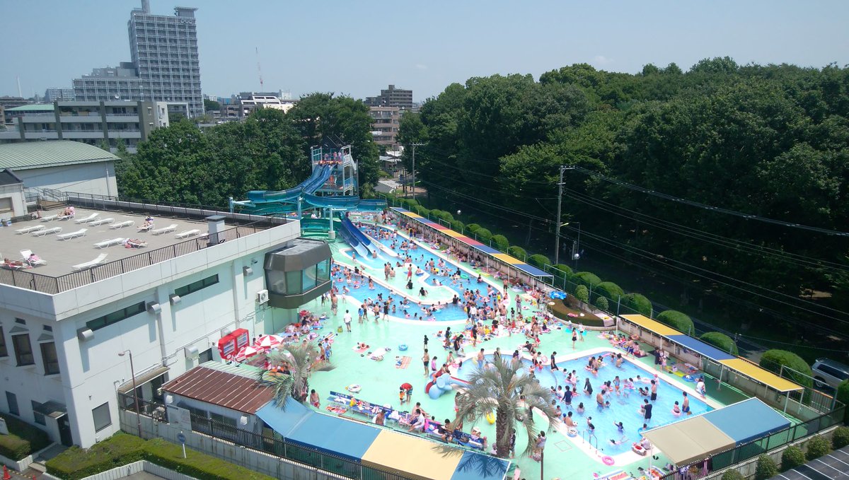 city_setagaya's tweet photo. ＼屋外プール開放!／
7/4～9/13まで大蔵第二運動場屋外プールを開放します!流水プールや幼児用プール、ウォータースライダーで楽しめます。休場日や完全予約制をとる日程もありますので、詳細はスポーツ振興財団HPをご確認ください。夏は屋外プールで楽しみましょう! #世田谷 https://t.co/2T7iL7TAUq https://t.co/wGNYALyi4r