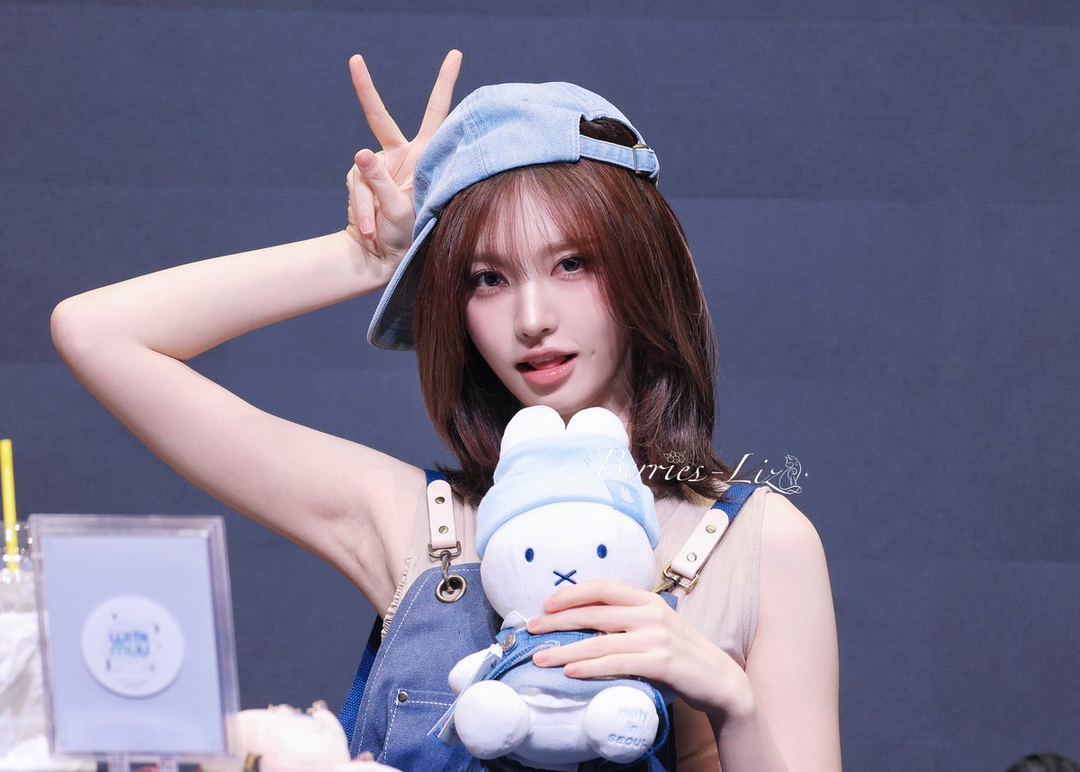 Berries_Liz1121's tweet photo. 🫐260628
💃 WM

 #리즈 #아이브 #LIZ #IVE #アイヴ #リズ https://t.co/yYH0tgb2Un