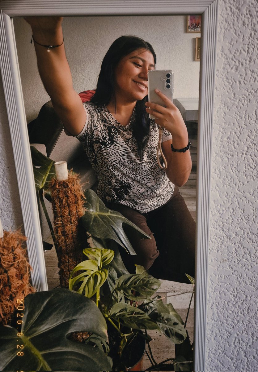 lamishell_e's tweet photo. Abajo de tu piel hay esmeraldas conquistadas ✨️ https://t.co/RnpqGCbkJ5