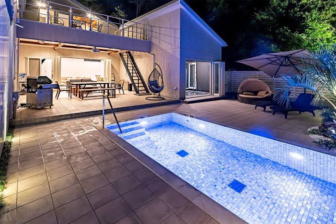 Ryokan_chan's tweet photo. 📍future resort
💰1人9900円〜/2名

グランピング場でフローティングブレックファストができるのはここだけ！
1日2組限定で海外みたいな朝食タイム

ドリンク飲み放題、お菓子クレーンゲーム無料✨️
トゥクトゥクまで乗れちゃう？！
プライベートプールは夜になるとライトアップされて綺麗すぎる😻 https://t.co/bNRonsoHgO