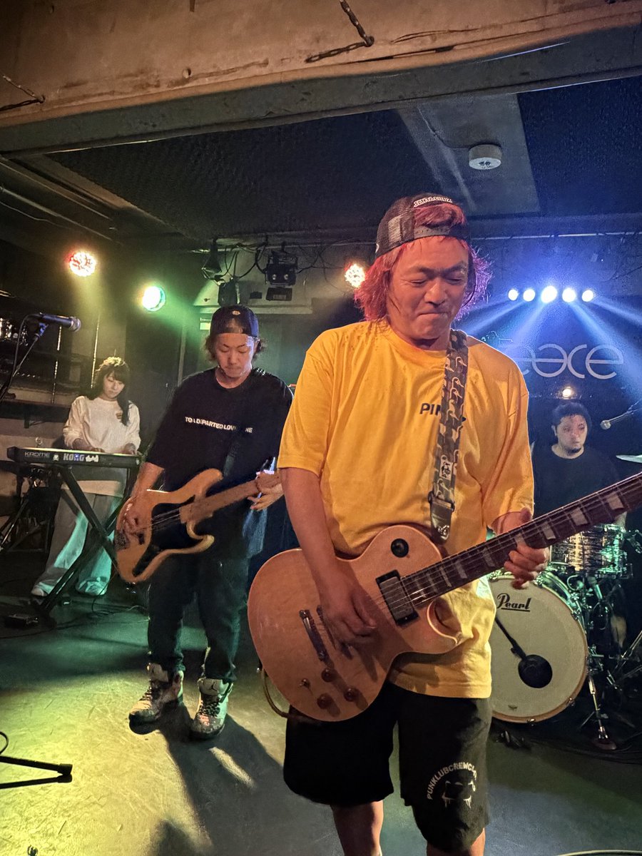 11maruokiku039y's tweet photo. 台風での✈️やら色々どうなるかと思った福岡でのwaitライブ、無事公演🙌🙌
とても素敵な時間でした✨🥳諏訪やんと久しぶりに会う九州メンバーと共にサークル🔁回れて楽しかった😆💃
#waitforsunlight
#sunlightrecords https://t.co/zJ7QVysvgr