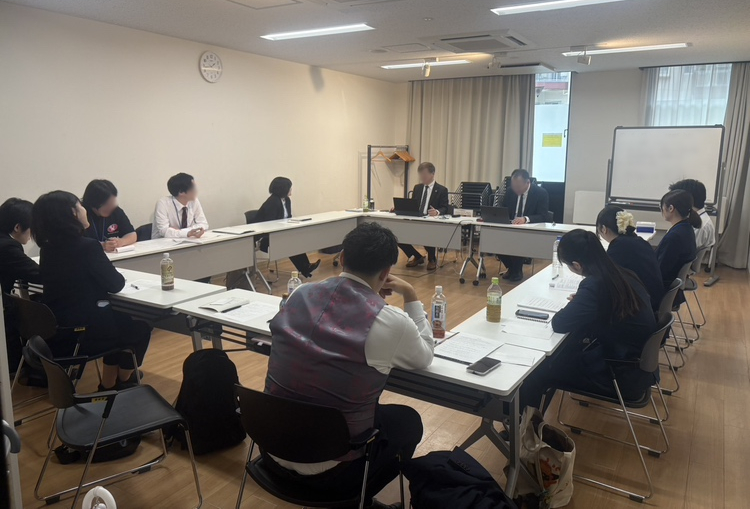 staff_hg's tweet photo. ＼積極採用中／
「自分にできるかな？」と
不安な方も安心してください🤝

充実したバックアップ体制で、あなたの「稼ぎたい」「成長したい」を全力でサポートします。

先日行った新人研修に潜入しました。
https://t.co/iqN7HW9QvK https://t.co/kRfh1bVV2o