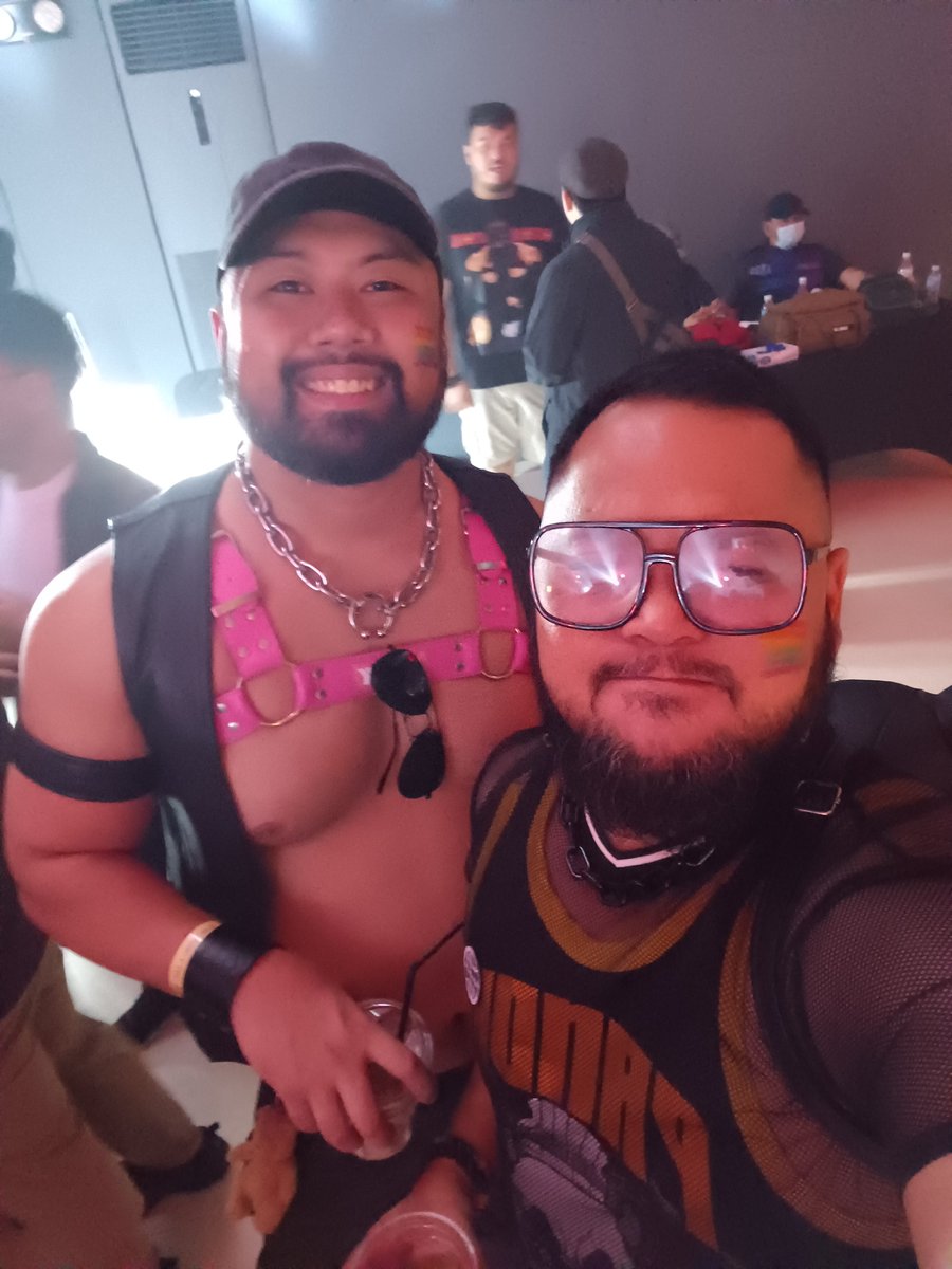 Broodybear1's tweet photo. Happy Pride
Day and Night papicture kay @Dcuajunco 😁 https://t.co/Dq3btr1wma