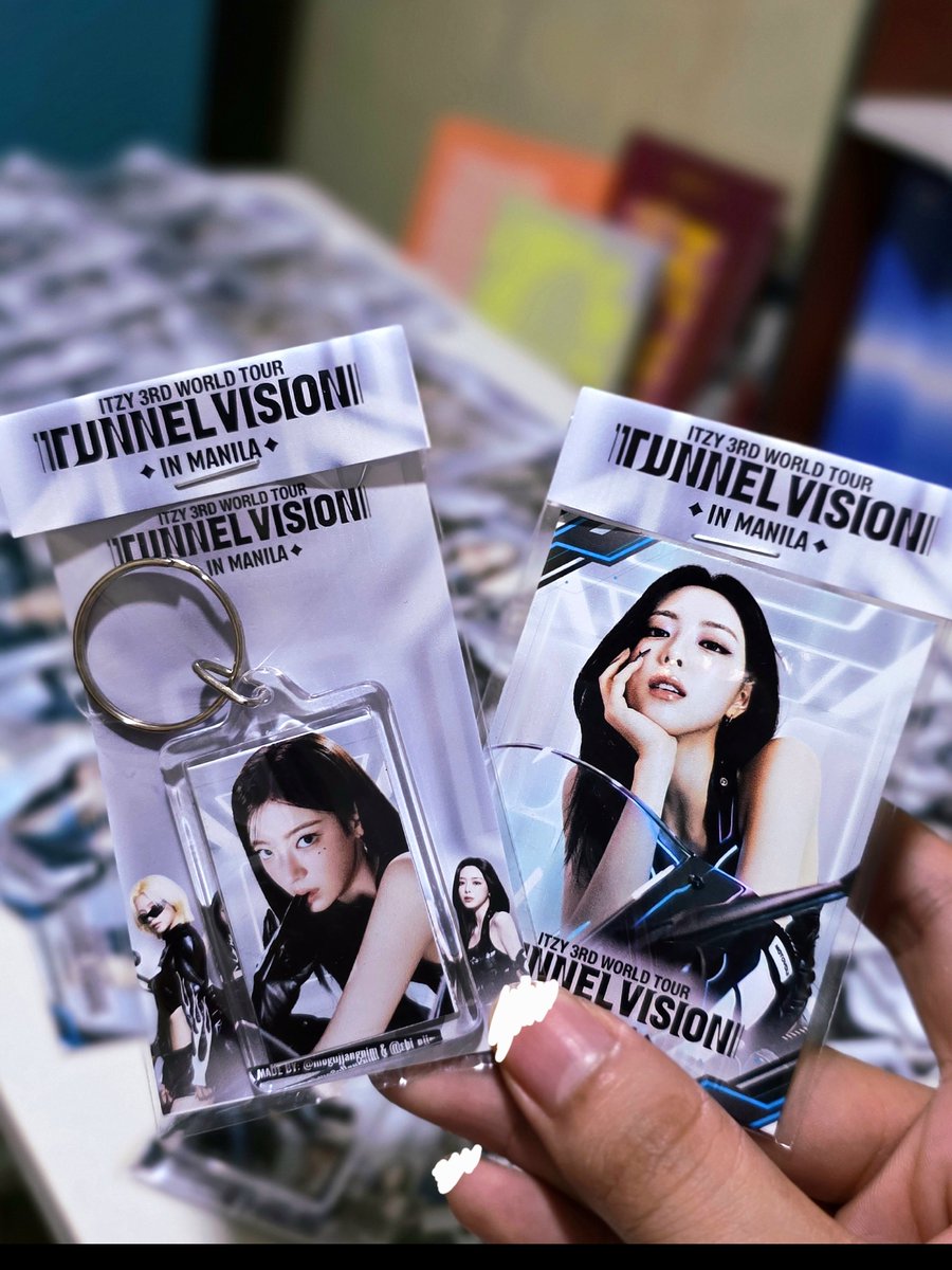 mogujjangnim's tweet photo. ITZY 3rd World Tour <Tunnel Vision> in Manila

Freebies by: @mogujjangnim and @shi_njiru

100pcs key chain and ref magnet
July 11 (Concert day)
Mall of Asia
Strictly 1:1

Like and RT to spread

See you soon Midzys!

#ITZY
#ITZY_WORLD_TOUR
#ITZY_TUNNELVISION_MANILA
#ITZYinManila https://t.co/0hbfJ6jD78