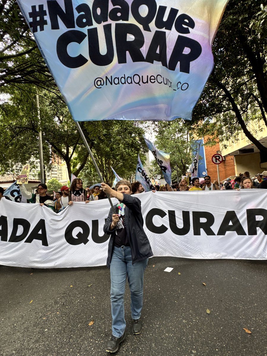 CaroGiraBo's tweet photo. #NiUnPasoAtrás porque si pretendieran limitar nuestra libertad, responderíamos como siempre lo hemos hecho: construyendo alas para volar.  #Pride2026 🏳️‍🌈🏳️‍⚧️✨ https://t.co/GEj5IpcGGl