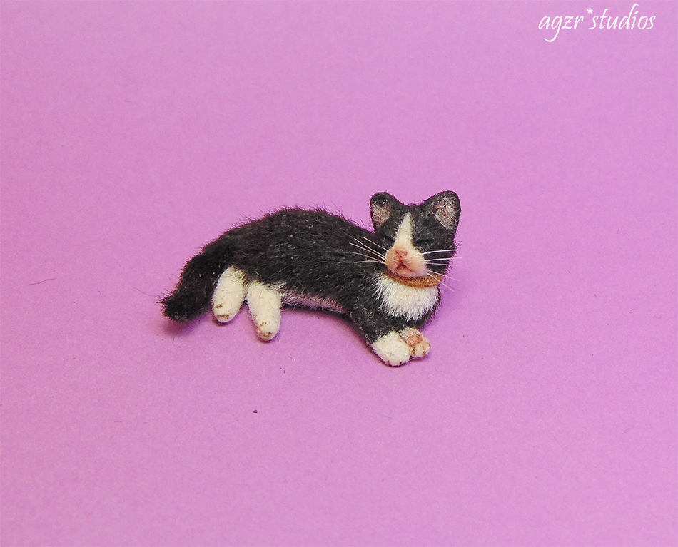 agzrstudios's tweet photo. 1:12 scale miniature cat. AVAILABLE ON EBAY.
https://t.co/tH17yFFEPS https://t.co/kHK6BJv7vT