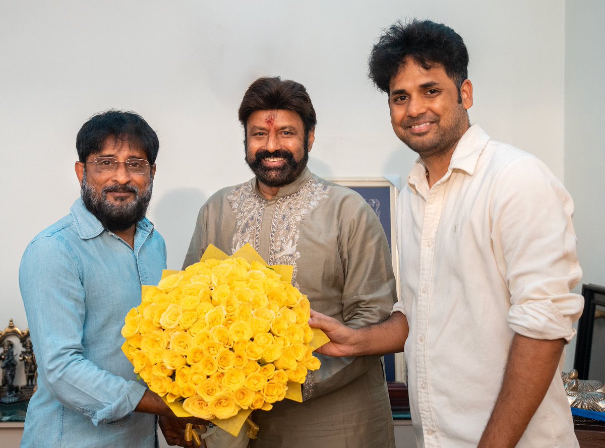 ranjithNBK's tweet photo. Aa project First nunchi Balayya daggare vundhi konni So called websites Danni reach kosam atu itu thippadaniki try chesaru anthey 

#NBK- Vivek - Jakes Bejoy- Mythri 

will starts  After #NBKxKoratala movie 🔥

#NBK113 https://t.co/HnZ6RjekyN