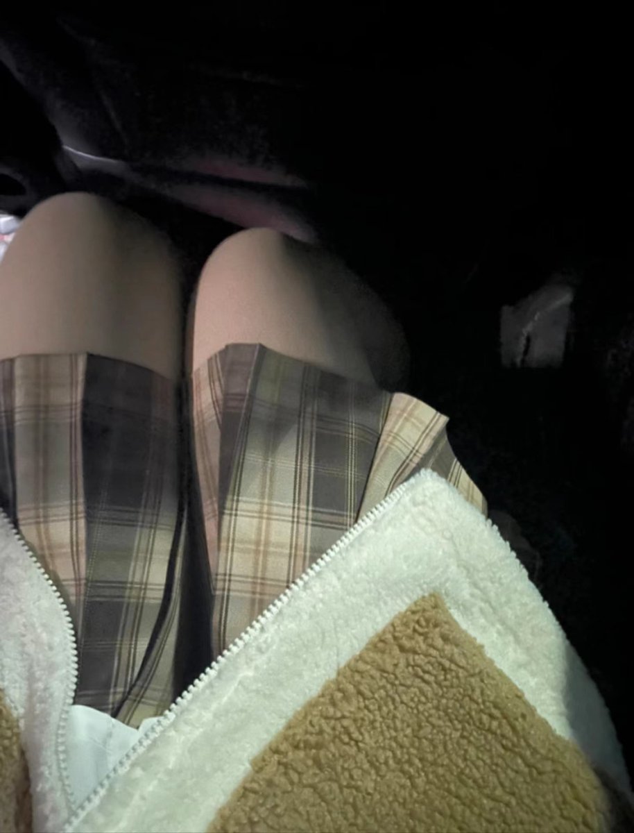 kulomiyeeea's tweet photo. 更新一下置顶     
喜欢我的宝宝来入我🚪好嘛     
🚪188/288/520     
妹宝们欢迎找我互关互转   
坐标长沙，接线下过门咨询 https://t.co/gQNglXpYYW