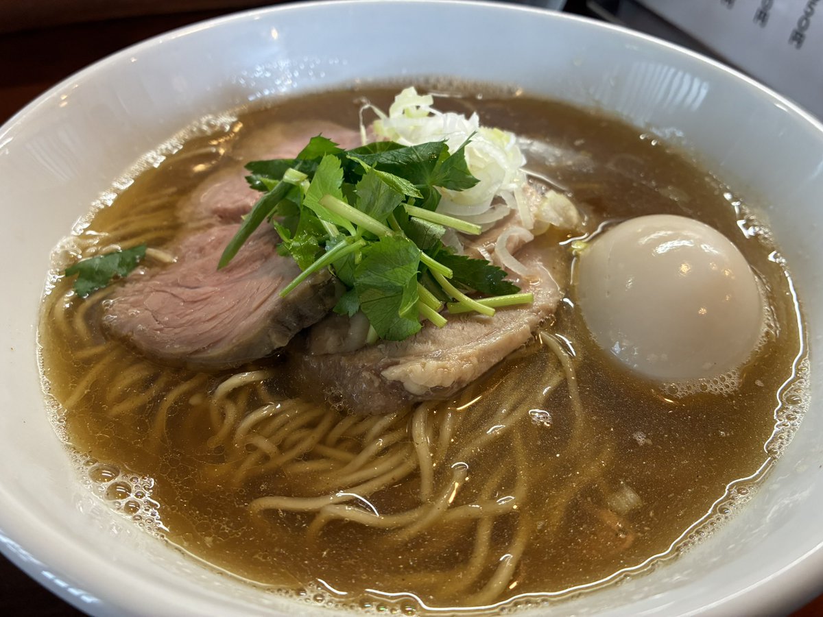 kake634's tweet photo. 拉麺 芳さん！
美味しい…お腹ぱんぱん…悔いなし
よっっし21時まで仕事頑張るぞい！！！！ https://t.co/6Godcbitng