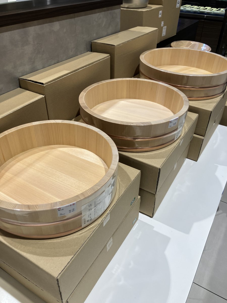 KIYAhonten's tweet photo. こんにちは。
日本橋木屋本店開店しております。
ただいま夏の感謝セール開催中！
木屋の庖丁を中心にお買い得商品を取り揃えております。
ご来店お待ちしております！

会期6月26日(金)-8月18日(火)

#日本橋木屋 #コレド室町 #企業公式がお昼の挨拶を言い合う https://t.co/lnpIbr7P10